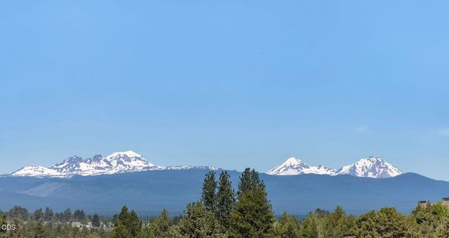 60376 Arnold Market, Bend, OR 97702