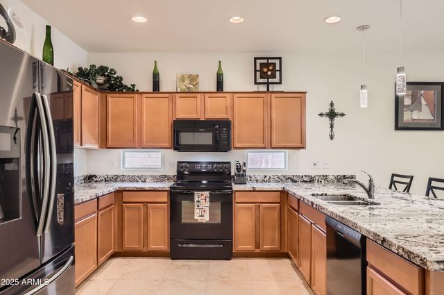 7665 W FETLOCK Trail, Peoria, AZ 85383