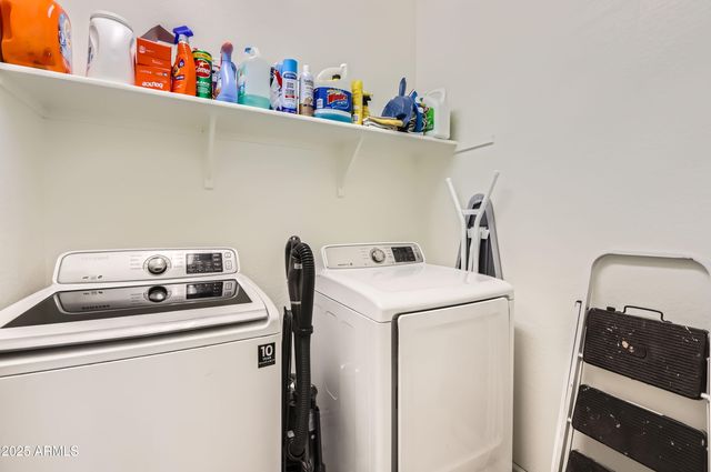 7665 W FETLOCK Trail, Peoria, AZ 85383