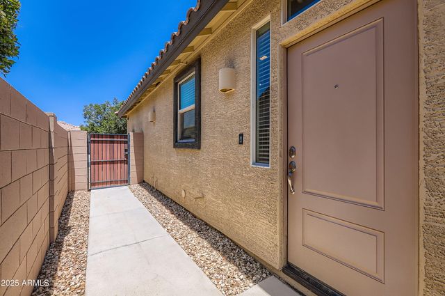 7665 W FETLOCK Trail, Peoria, AZ 85383