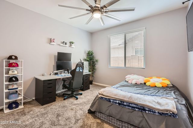 7665 W FETLOCK Trail, Peoria, AZ 85383