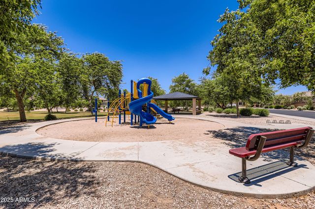 7665 W FETLOCK Trail, Peoria, AZ 85383