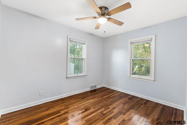 4121 N 44th Street, Omaha, NE 68111