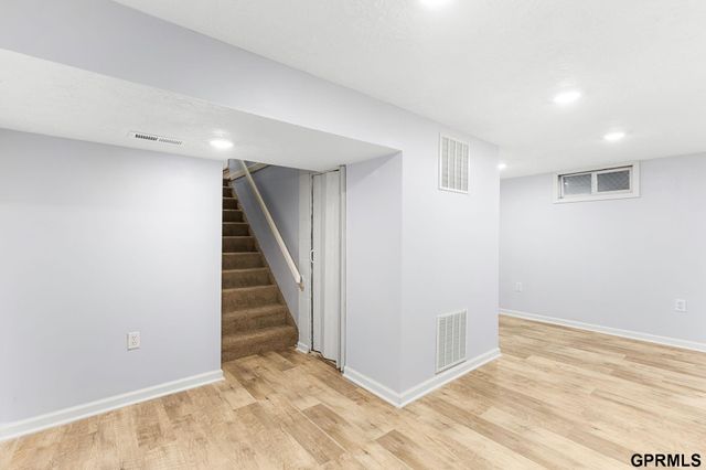 4121 N 44th Street, Omaha, NE 68111