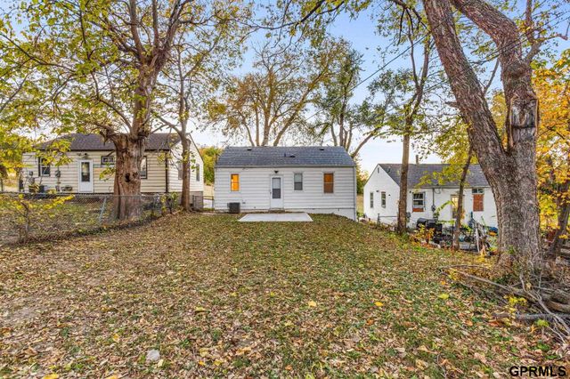 4121 N 44th Street, Omaha, NE 68111
