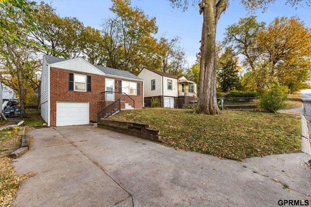 4121 N 44th Street, Omaha, NE 68111