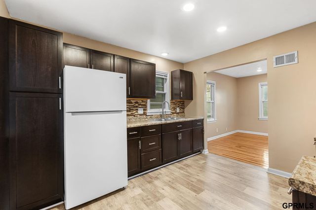 4121 N 44th Street, Omaha, NE 68111