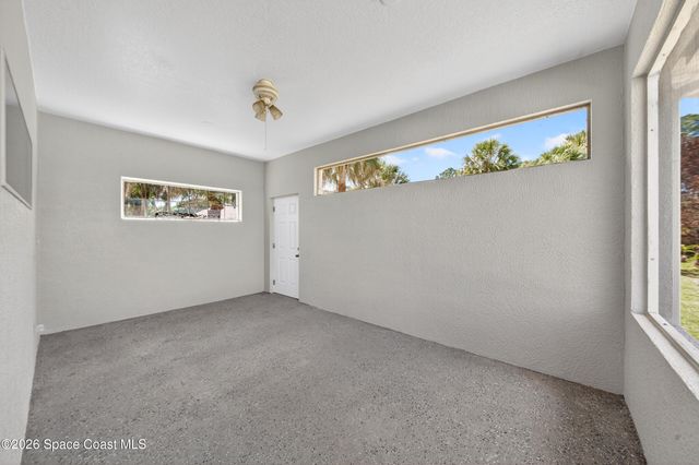 914 Sierra Place NE, Palm Bay, FL 32907