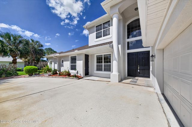 914 Sierra Place NE, Palm Bay, FL 32907