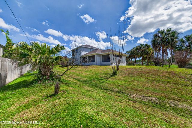 914 Sierra Place NE, Palm Bay, FL 32907
