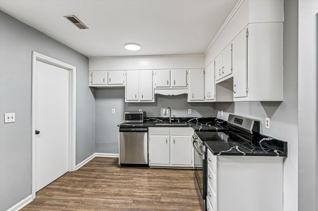 112 Kimeran Lane A, Summerville, SC 29485