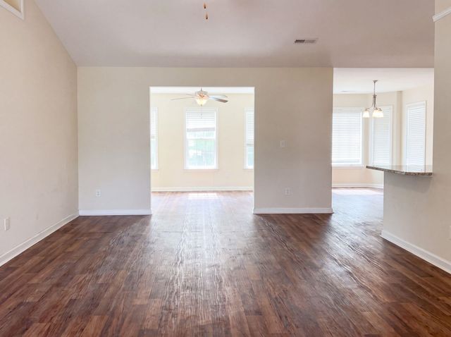 1528 Abberbury Dr., Conway, SC 29527