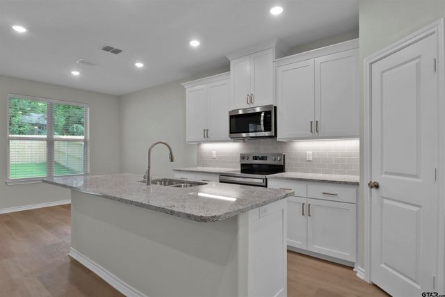 3065 Guinn Farms Rd, Tyler, TX 75707