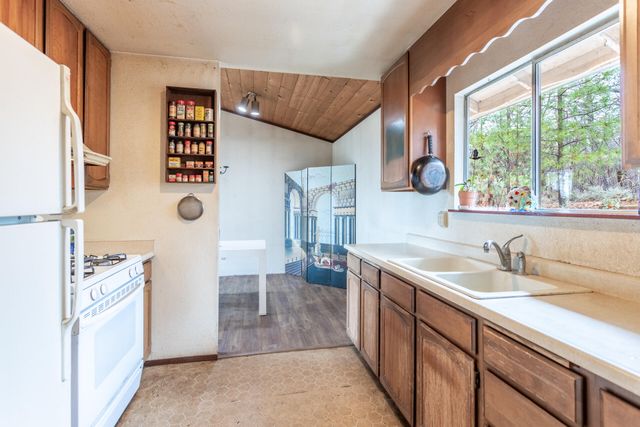 7651 Midway Pines Drive, Shingletown, CA 96088