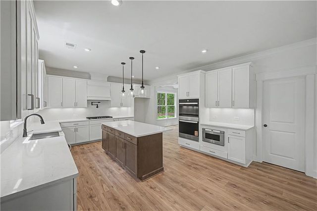 2120 Shillings Road, Kennesaw, GA 30152