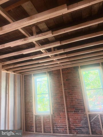 734 W RUSSELL ST, Philadelphia, PA 19140