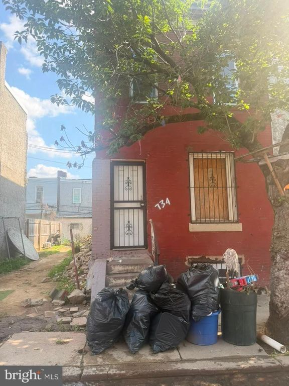 734 W RUSSELL ST, Philadelphia, PA 19140