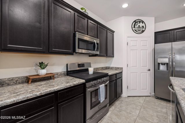 12250 E Becker Drive, Vail, AZ 85641