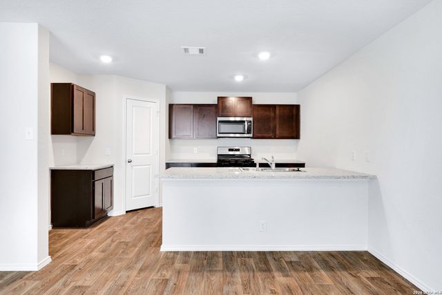 13512 Waxman Spark, San Antonio, TX 78252