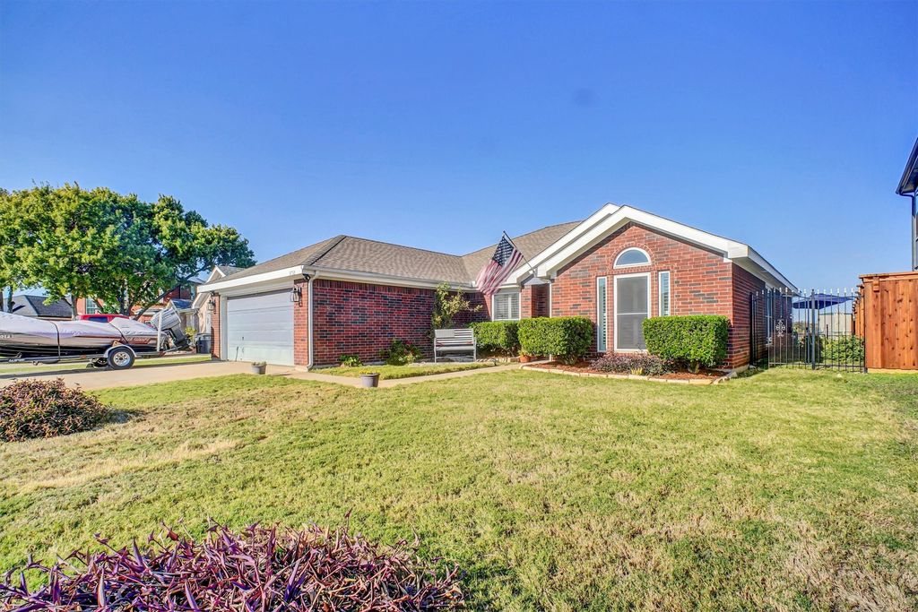 3732 Cove Meadow Lane, Fort Worth, TX 76123