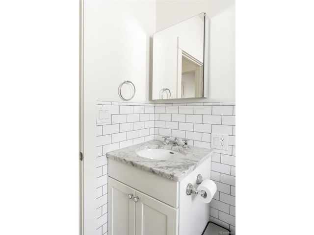 3041 W Clyde Pl, Denver, CO 80211