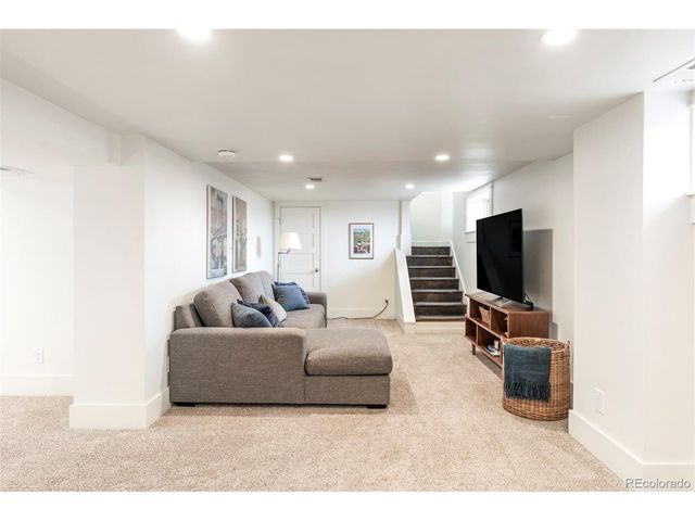 3041 W Clyde Pl, Denver, CO 80211