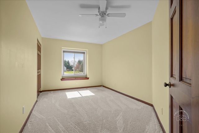 2S904 Heritage Glen Court, Batavia, IL 60510