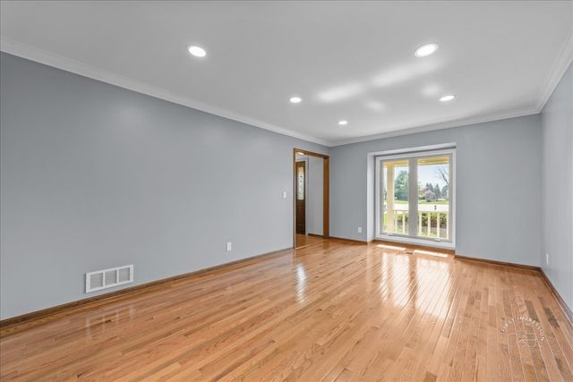 2S904 Heritage Glen Court, Batavia, IL 60510