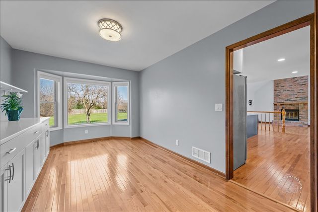 2S904 Heritage Glen Court, Batavia, IL 60510