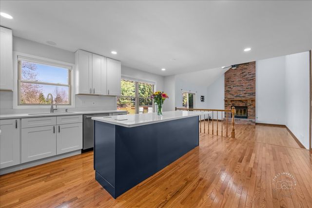 2S904 Heritage Glen Court, Batavia, IL 60510