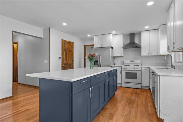 2S904 Heritage Glen Court, Batavia, IL 60510