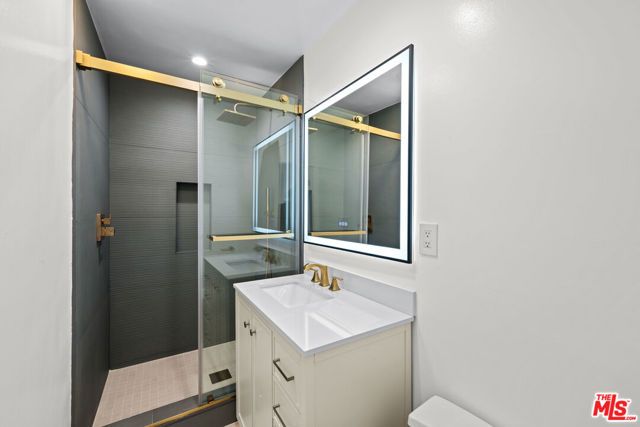 136 S Palm Drive 301, Beverly Hills, CA 90212