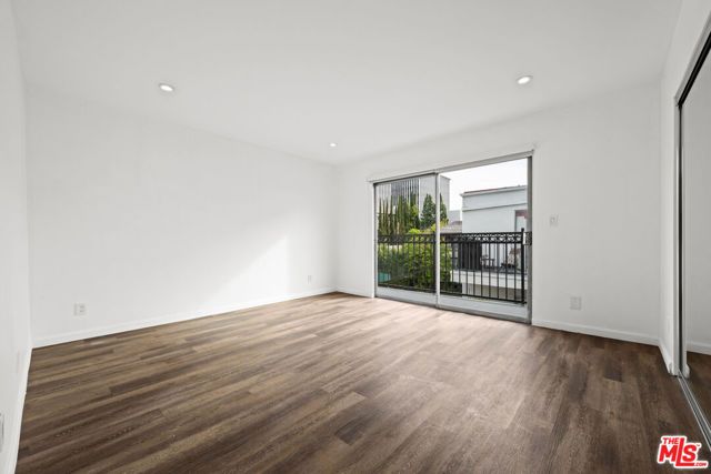 136 S Palm Drive 301, Beverly Hills, CA 90212