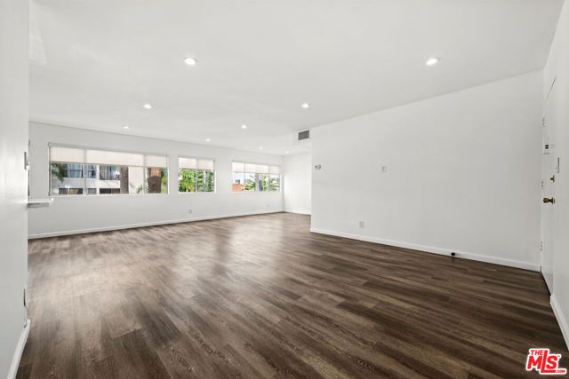 136 S Palm Drive 301, Beverly Hills, CA 90212