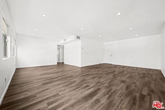 136 S Palm Drive 301, Beverly Hills, CA 90212