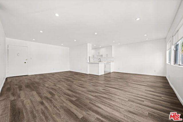 136 S Palm Drive 301, Beverly Hills, CA 90212