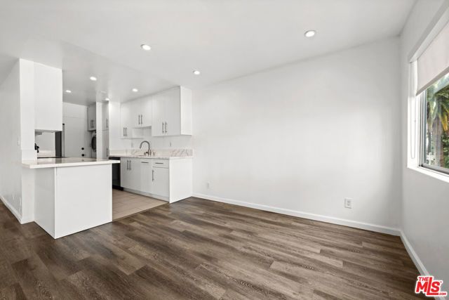 136 S Palm Drive 301, Beverly Hills, CA 90212