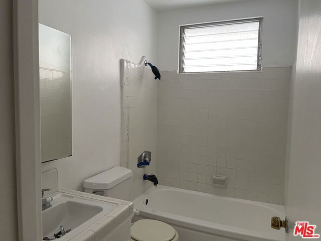 3749 Veteran Avenue, Los Angeles, CA 90034