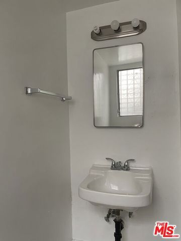 3749 Veteran Avenue, Los Angeles, CA 90034