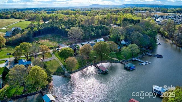 4279 Candlewood Drive, Sherrills Ford, NC 28673