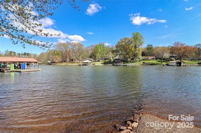 4279 Candlewood Drive, Sherrills Ford, NC 28673
