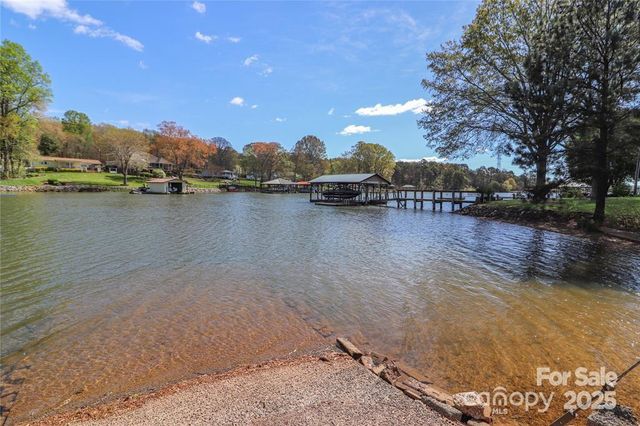 4279 Candlewood Drive, Sherrills Ford, NC 28673