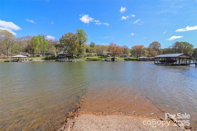 4279 Candlewood Drive, Sherrills Ford, NC 28673
