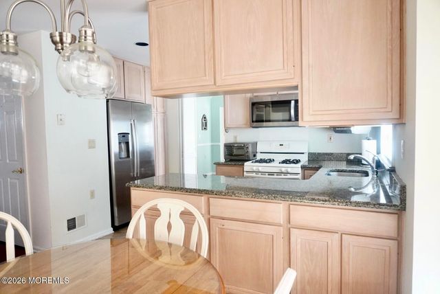 2400 Coral Leaf Road, Toms River, NJ 08755