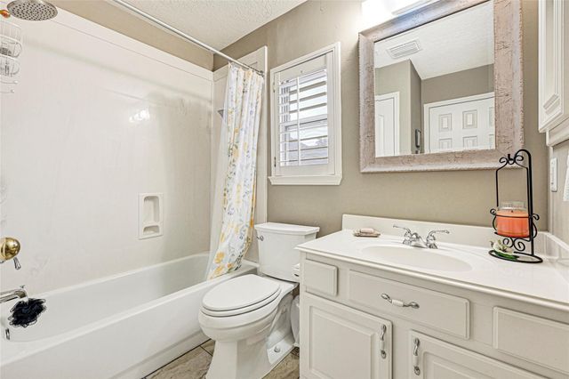 2307 Flagship Court, League City, TX 77573