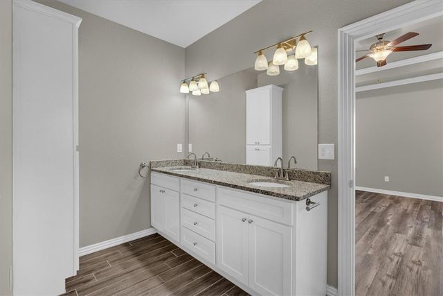 1218 Bradley Street, Centerton, AR 72719