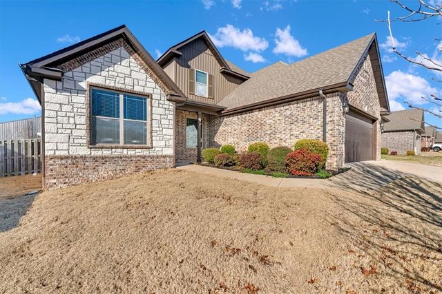 1218 Bradley Street, Centerton, AR 72719