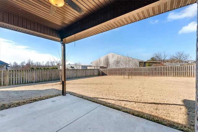 1218 Bradley Street, Centerton, AR 72719