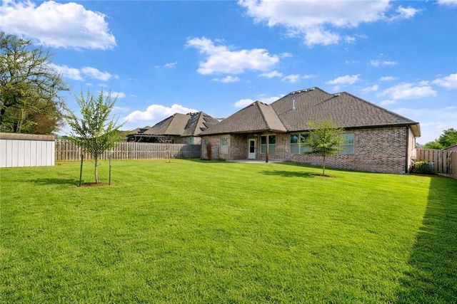 1218 Bradley Street, Centerton, AR 72719