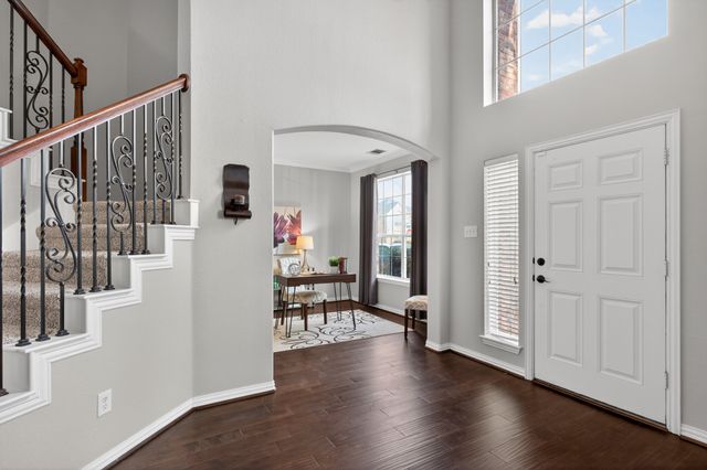 8615 Oak Valley Court, Irving, TX 75063